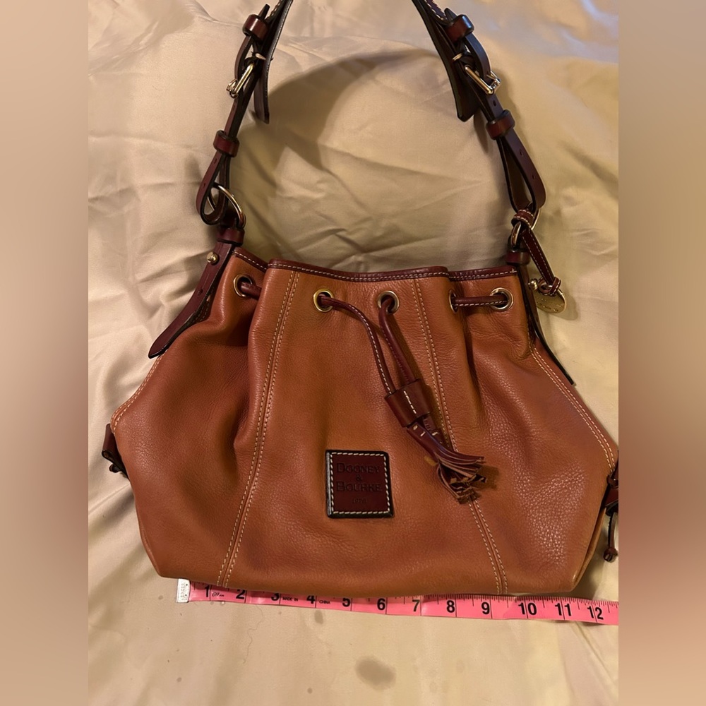 NWOT Dooney & Bourke Drawstring Leather Tote in Caramel w red interior.Flawless!